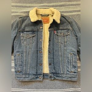 Levi’s Cropped Denim Sherpa Jacket